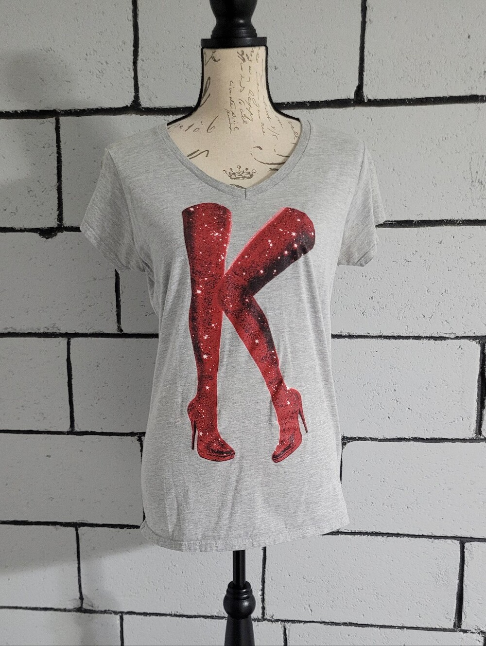 BUNDLE SALE! Kin*y Boots Muscial T-Shirt Sz L